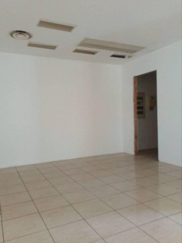 A757 Vertova ufficio / negozio laboratorio di 150mq +110mq Vertova