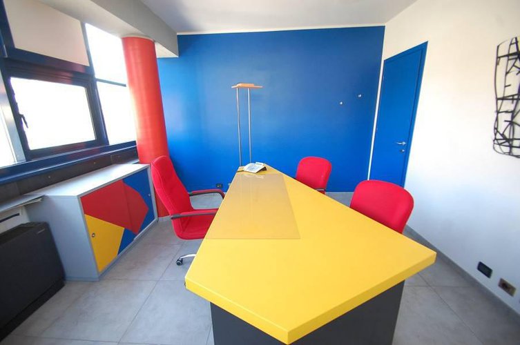 1015P Erba ufficio di 80mq Erba