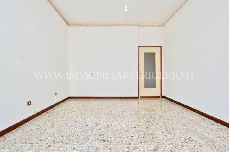 Grande appartamento con cucina abitabile Calolziocorte