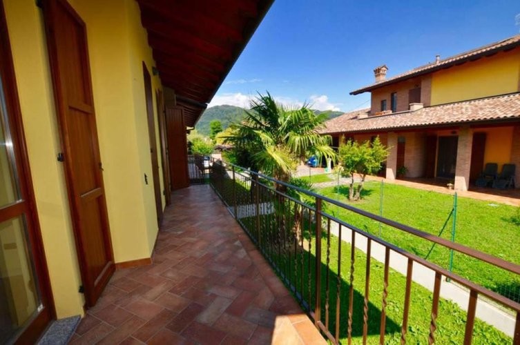 VILLA BIFAMILIARE IN VENDITA A CARVICO Carvico