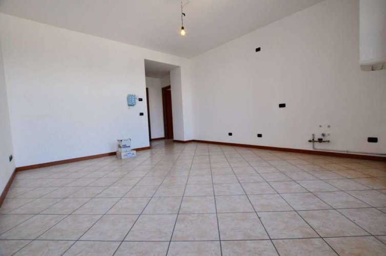 TRILOCALE IN VENDITA A PRESEZZO Presezzo