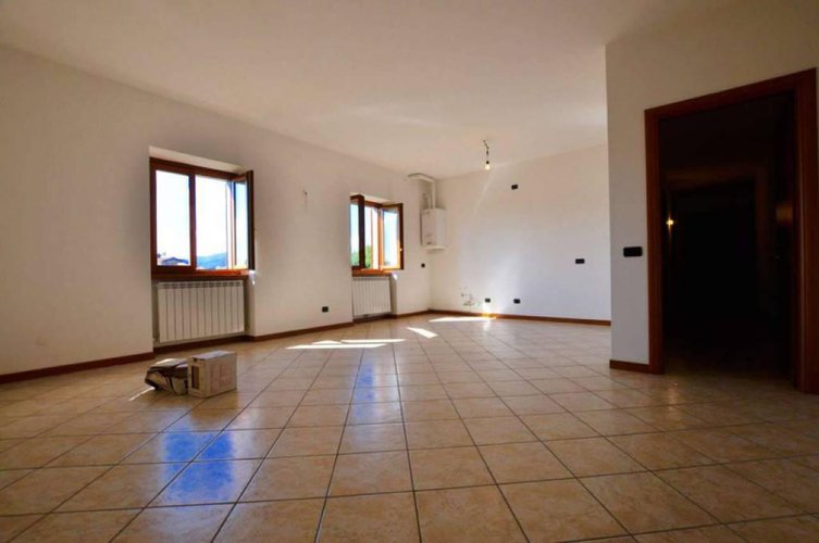 TRILOCALE IN VENDITA A PRESEZZO Presezzo