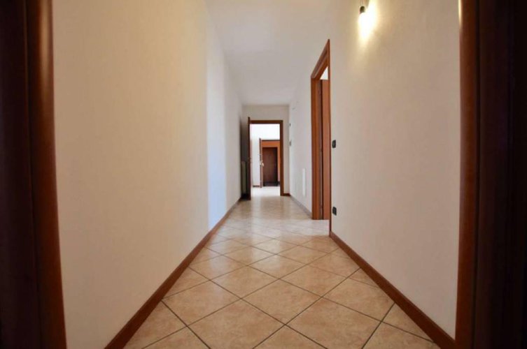 TRILOCALE IN VENDITA A PRESEZZO Presezzo