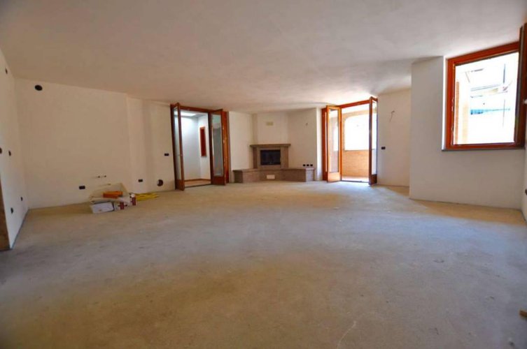 VILLA SINGOLA IN VENDITA A PRESEZZO Presezzo