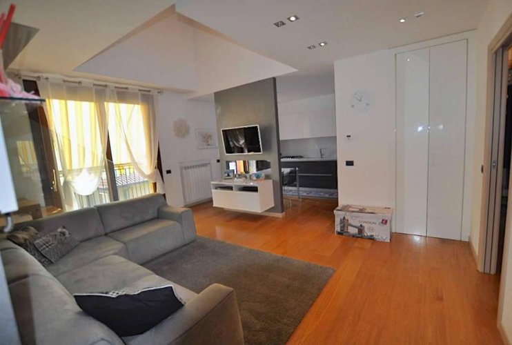 QUADRILOCALE IN VILLA IN VENDITA A CALUSCO D'ADDA Calusco d'Adda