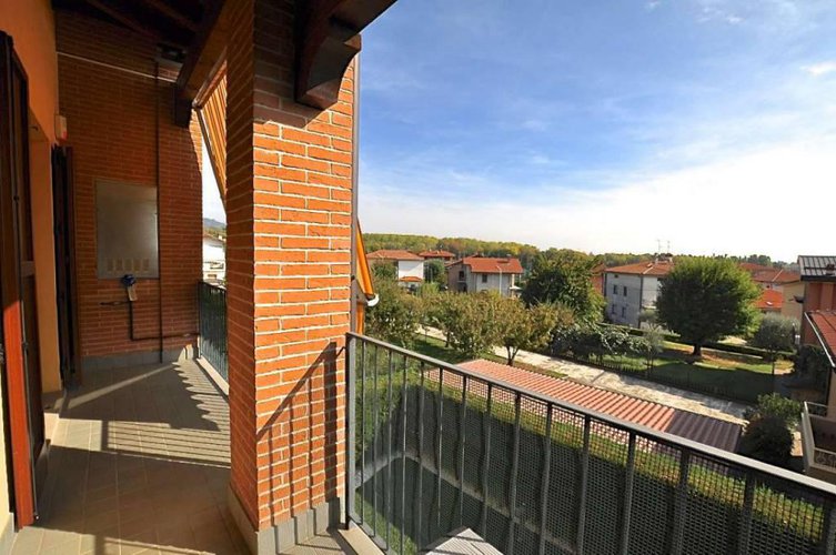 QUADRILOCALE IN VILLA IN VENDITA A CALUSCO D'ADDA Calusco d'Adda