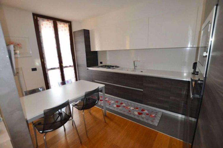 QUADRILOCALE IN VILLA IN VENDITA A CALUSCO D'ADDA Calusco d'Adda