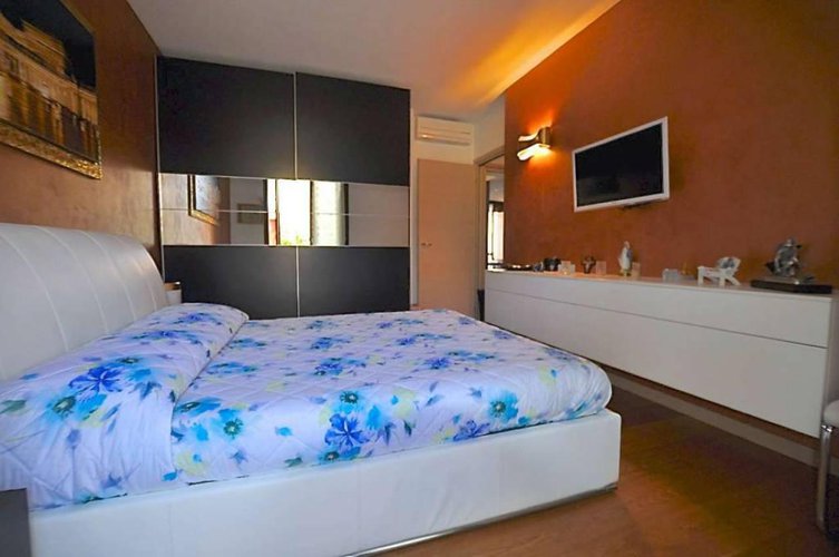 QUADRILOCALE IN VILLA IN VENDITA A CALUSCO D'ADDA Calusco d'Adda