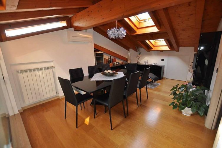 QUADRILOCALE IN VILLA IN VENDITA A CALUSCO D'ADDA Calusco d'Adda