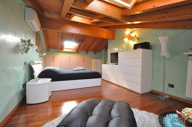 TRILOCALE IN VILLA IN VENDITA A CALUSCO D'ADDA Calusco d'Adda