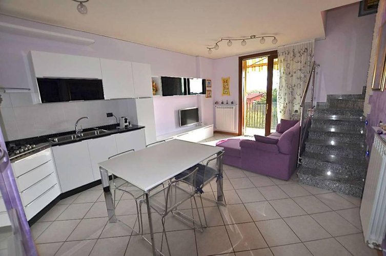 TRILOCALE IN VILLA IN VENDITA A CALUSCO D'ADDA Calusco d'Adda