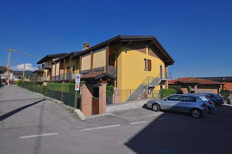 TRILOCALE IN VILLA IN VENDITA A CALUSCO D'ADDA Calusco d'Adda