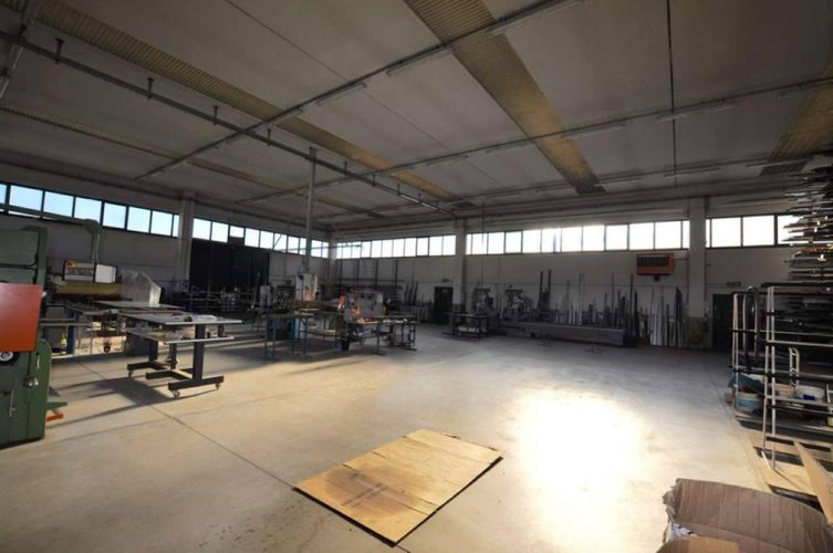 CAPANNONE IN VENDITA A CALUSCO D'ADDA Calusco d'Adda