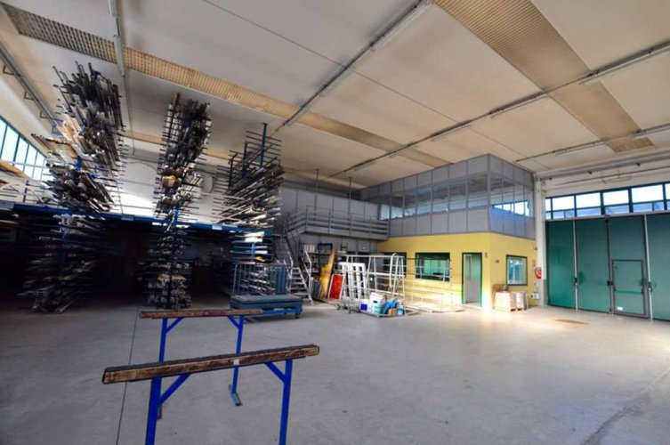 CAPANNONE IN VENDITA A CALUSCO D'ADDA Calusco d'Adda