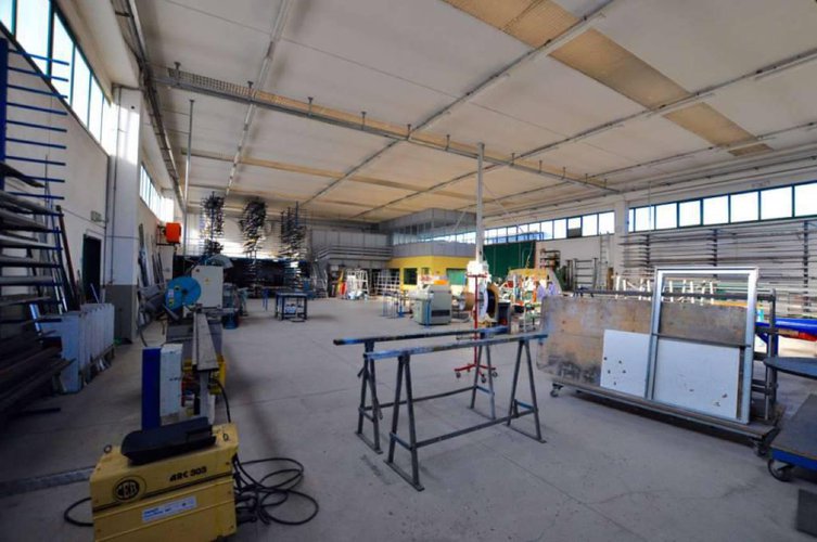 CAPANNONE IN VENDITA A CALUSCO D'ADDA Calusco d'Adda