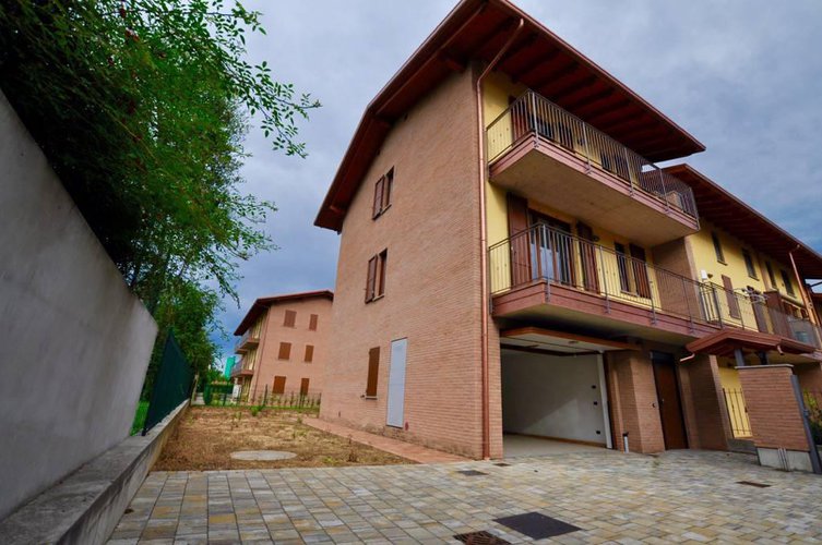 VILLA IN VENDITA A MEDOLAGO Medolago