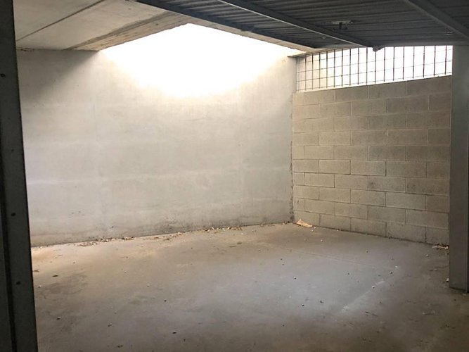 VENDESI BOX SINGOLO E 1\2 A CALUSCO D'ADDA Calusco d'Adda