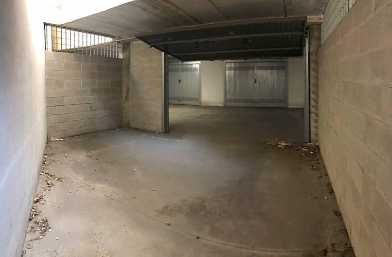 VENDESI BOX SINGOLO E 1\2 A CALUSCO D'ADDA Calusco d'Adda