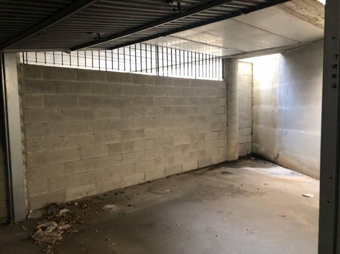 VENDESI BOX SINGOLO E 1\2 A CALUSCO D'ADDA Calusco d'Adda