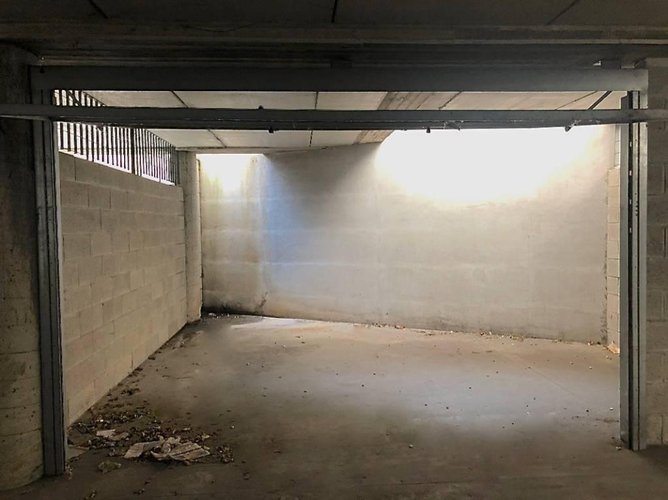 VENDESI BOX SINGOLO E 1\2 A CALUSCO D'ADDA Calusco d'Adda