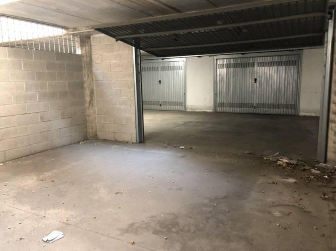 VENDESI BOX SINGOLO E 1\2 A CALUSCO D'ADDA Calusco d'Adda