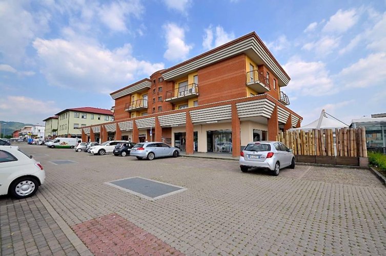 VENDESI BOX SINGOLO E 1\2 A CALUSCO D'ADDA Calusco d'Adda