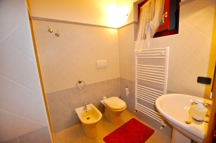 MONOLOCALE IN VENDITA IN RONCOLA Almenno San Bartolomeo