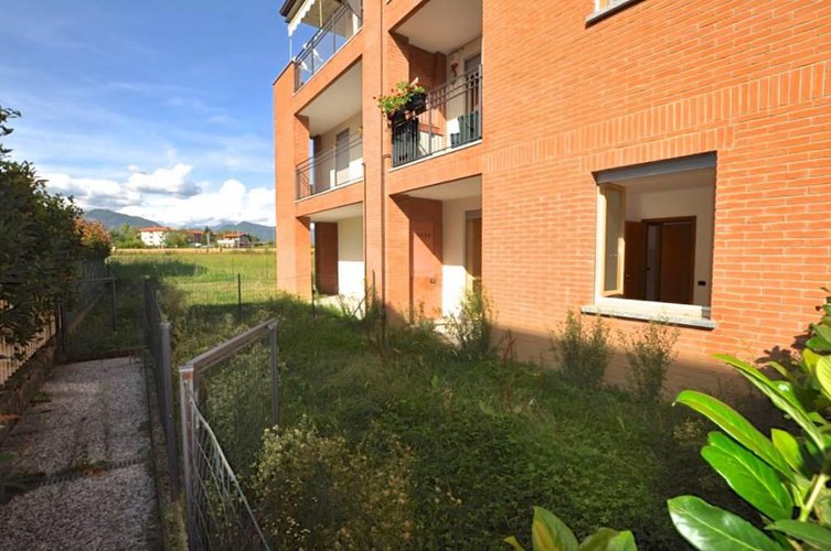 VENDESI BILOCALE CON GIARDINO A LOCATE Ponte San Pietro