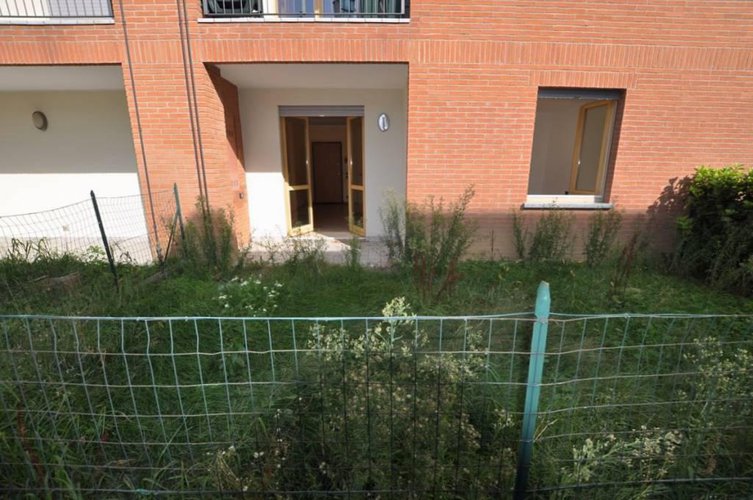 VENDESI BILOCALE CON GIARDINO A LOCATE Ponte San Pietro