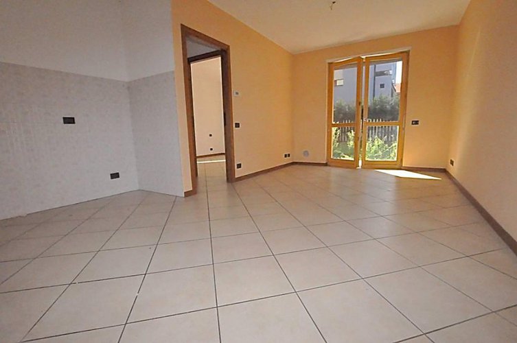 VENDESI BILOCALE CON GIARDINO A LOCATE Ponte San Pietro