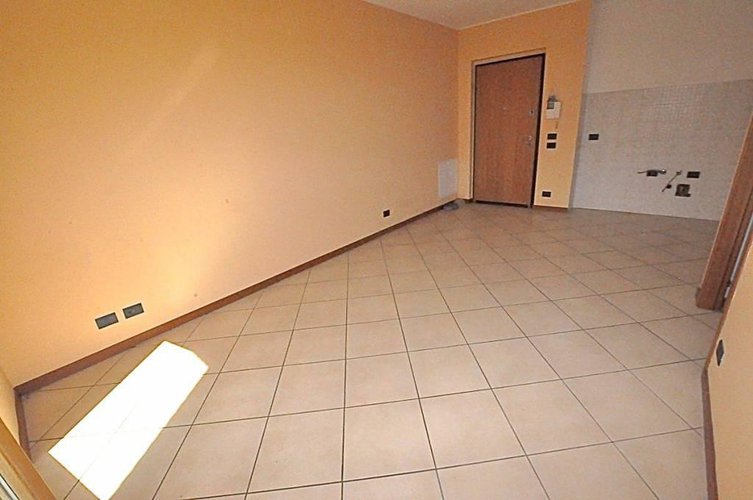 VENDESI BILOCALE CON GIARDINO A LOCATE Ponte San Pietro