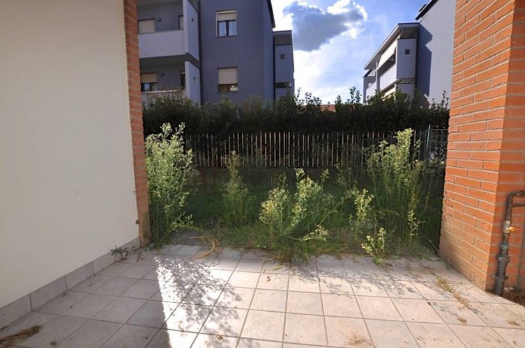 VENDESI BILOCALE CON GIARDINO A LOCATE Ponte San Pietro