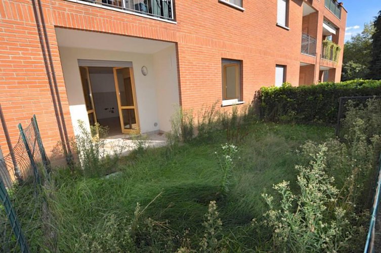 VENDESI BILOCALE CON GIARDINO A LOCATE Ponte San Pietro