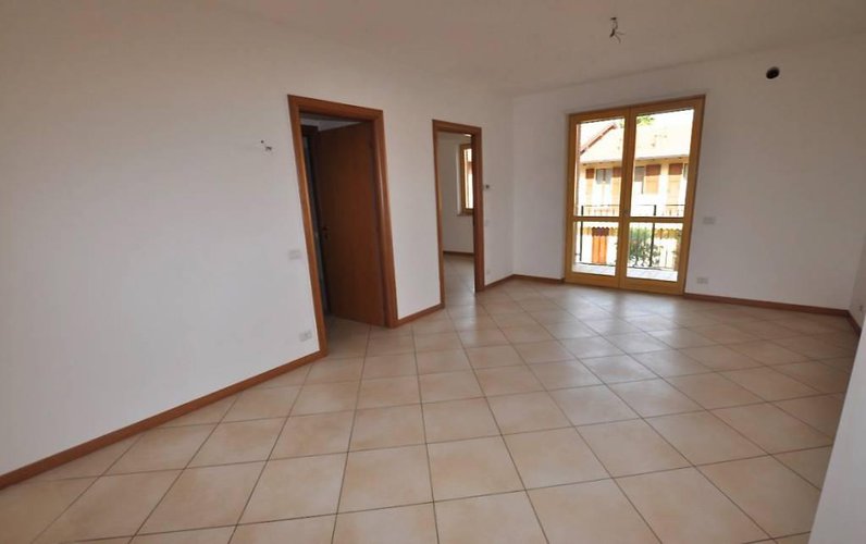 AMPIO TRILOCALE CON TERRAZZO A LOCATE Ponte San Pietro