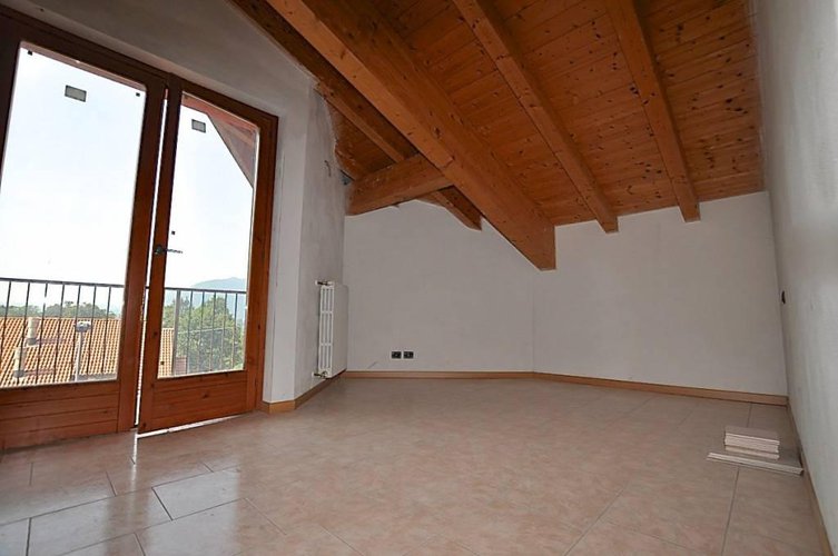 TRILOCALE IN VILLA DUPLEX A CISANO BERGAMASCO Cisano Bergamasco