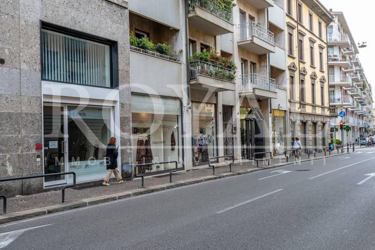 Via Spaventa - Negozio con due vetrine già locato Bergamo