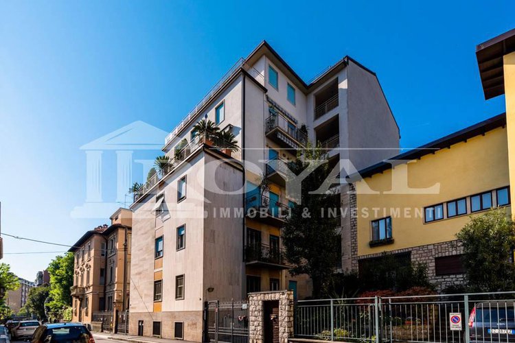 Via Scotti - Ampio trilocale con balcone Bergamo