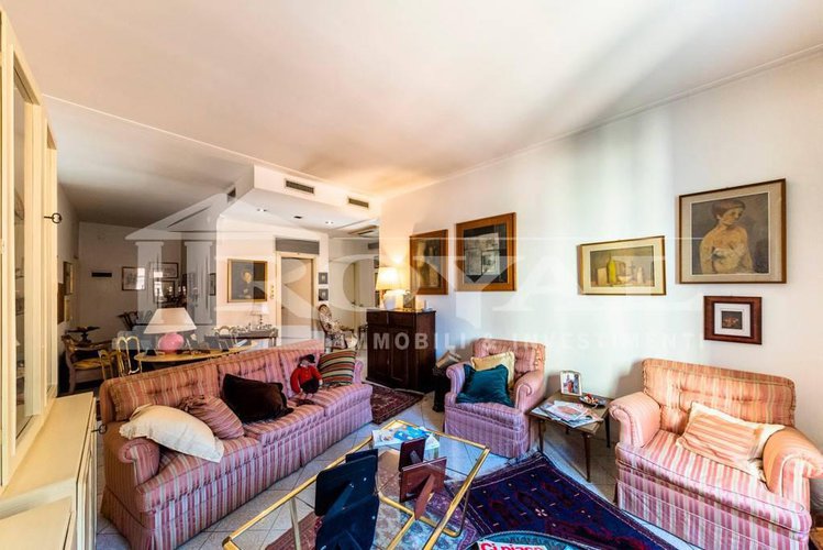 Via Scotti - Ampio trilocale con balcone Bergamo