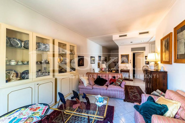 Via Scotti - Ampio trilocale con balcone Bergamo