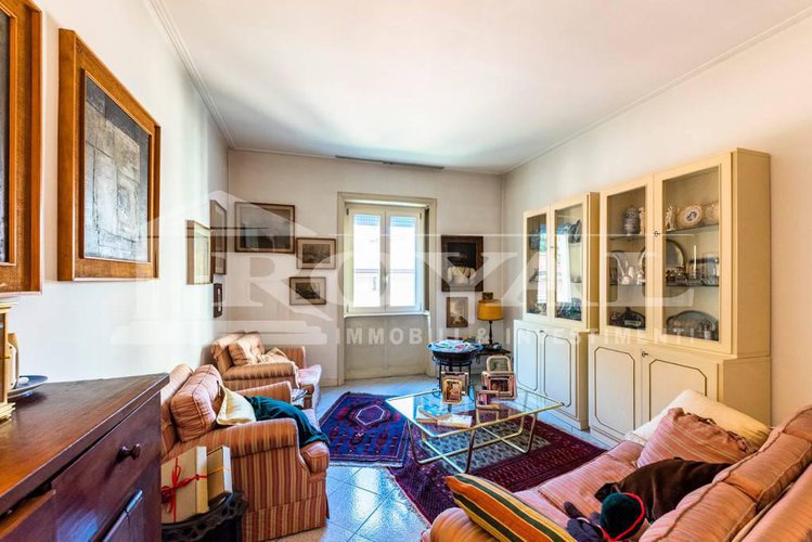 Via Scotti - Ampio trilocale con balcone Bergamo