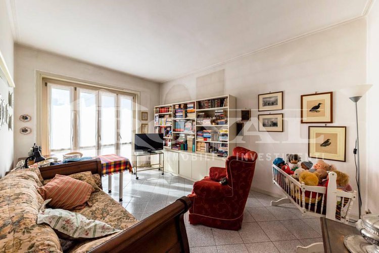 Via Scotti - Ampio trilocale con balcone Bergamo