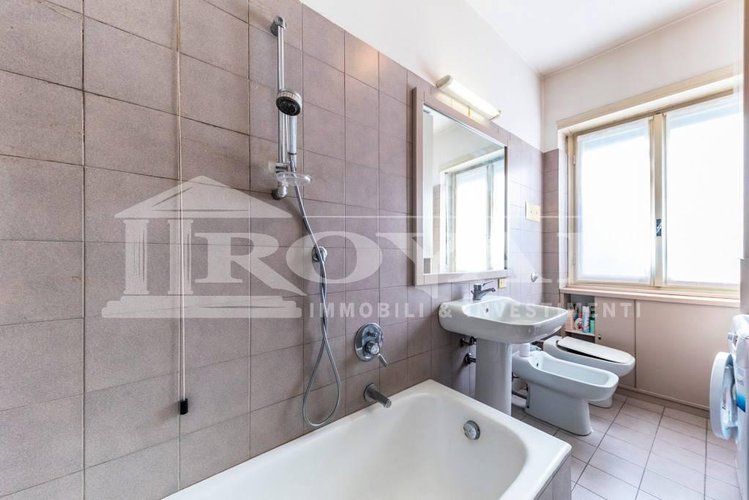 Via Scotti - Ampio trilocale con balcone Bergamo