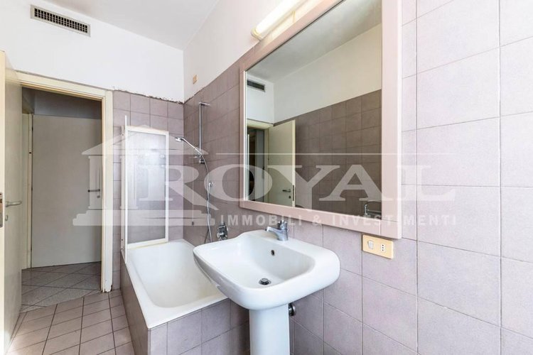 Via Scotti - Ampio trilocale con balcone Bergamo