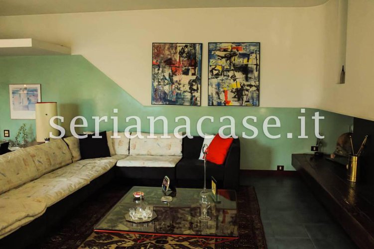 Quadrilocale di 195mq con terrazza vivibile e box doppio Nembro