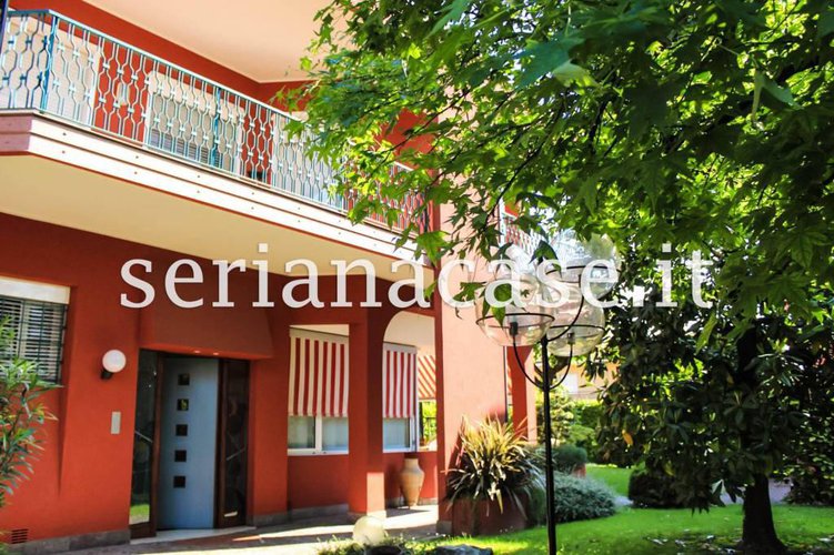 Quadrilocale di 195mq con terrazza vivibile e box doppio Nembro