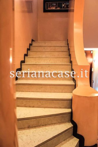 Quadrilocale di 195mq con terrazza vivibile e box doppio Nembro