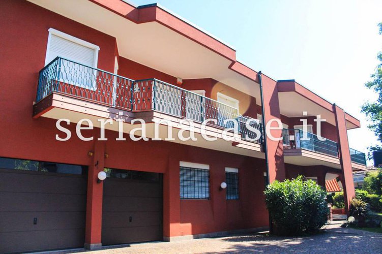 Quadrilocale di 195mq con terrazza vivibile e box doppio Nembro