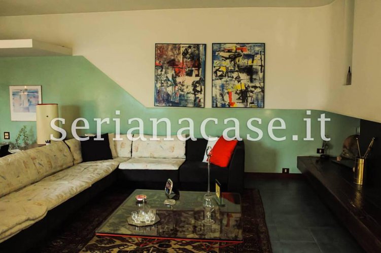 Quadrilocale di 195mq con terrazza vivibile e box doppio Nembro