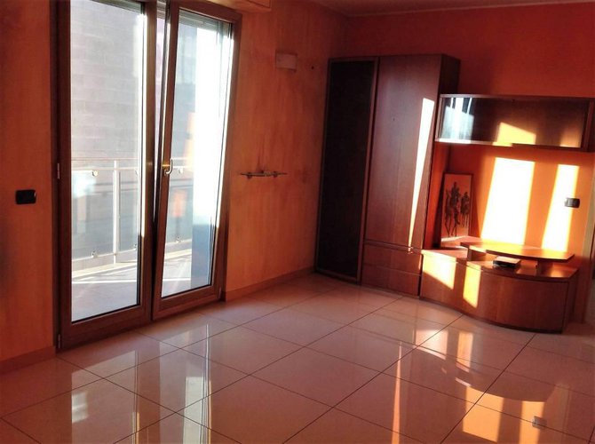 Lomazzo Frazione Manera Trilocale arredato Lomazzo