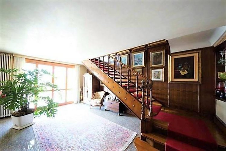 Lipomo prestigiosa villa singola Lipomo